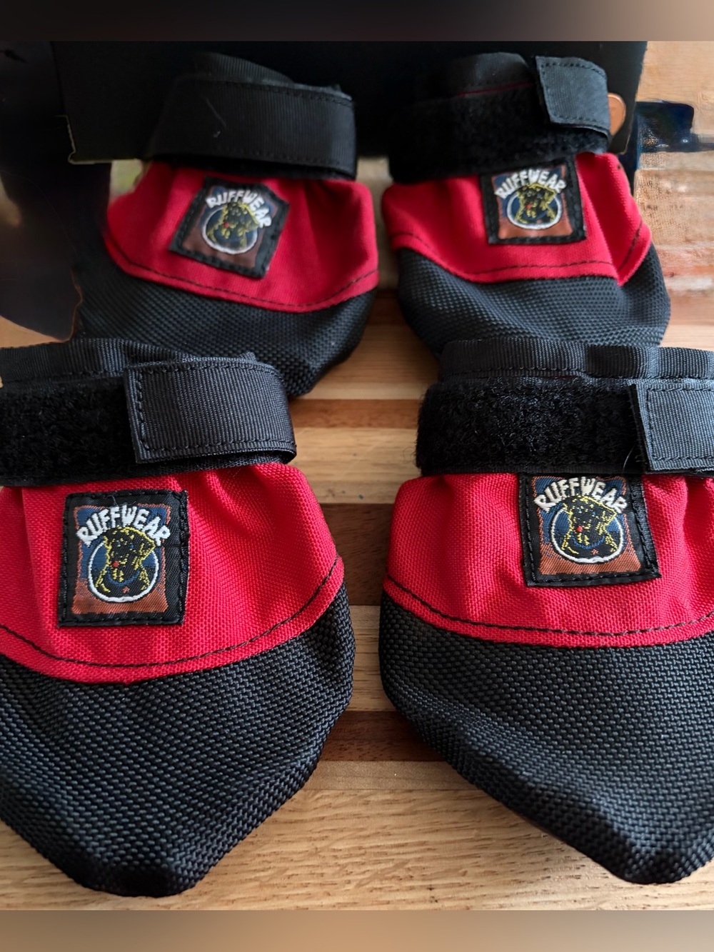 Size Medium Ruffwear dog boots Very Nice! 4Pk walking hiking.